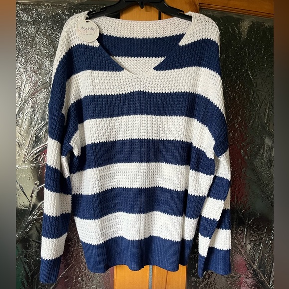 Elizabeth Kelly Sweaters - Navy and White striped cozy V-neck Sweater